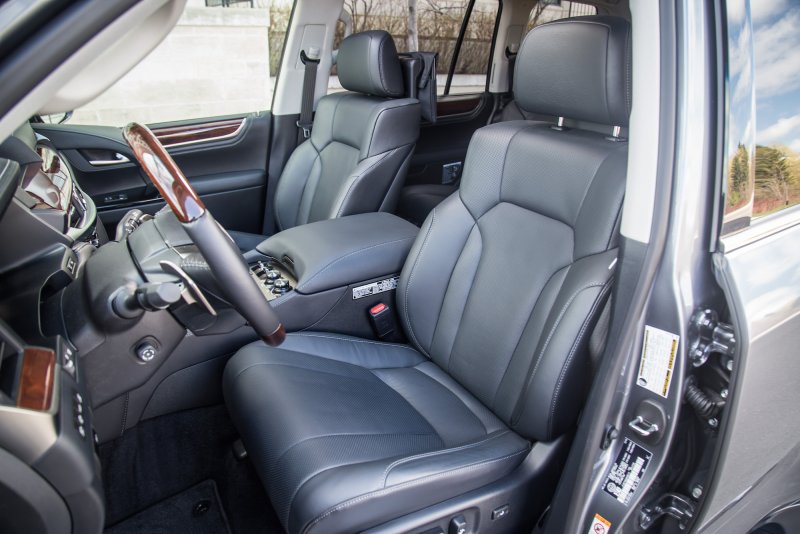 Лексус LX 450d салон