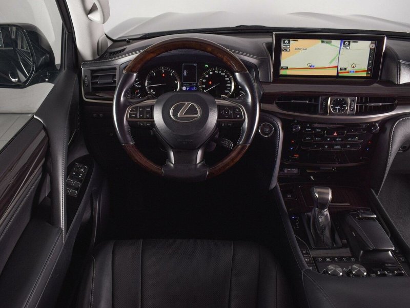 Lexus LX 570 2020 салон