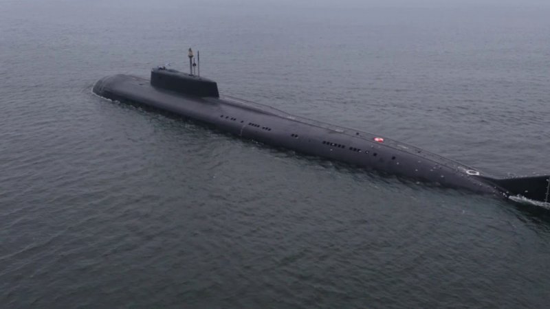 Аквамен в подлодке