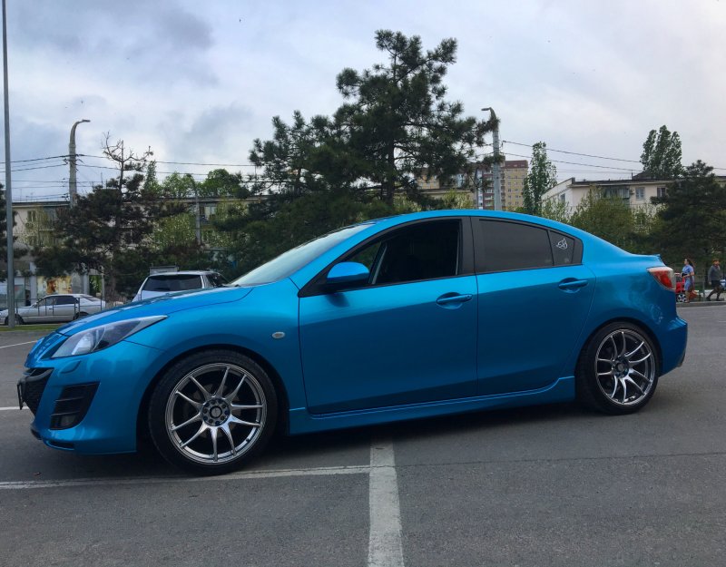Mazda 3 r18
