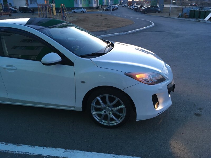 Mazda 3 BL диски r18 белые