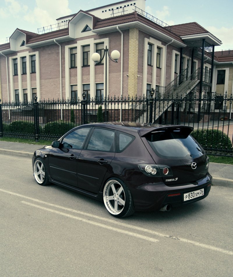 Mazda 3 BK хэтчбек черная r18