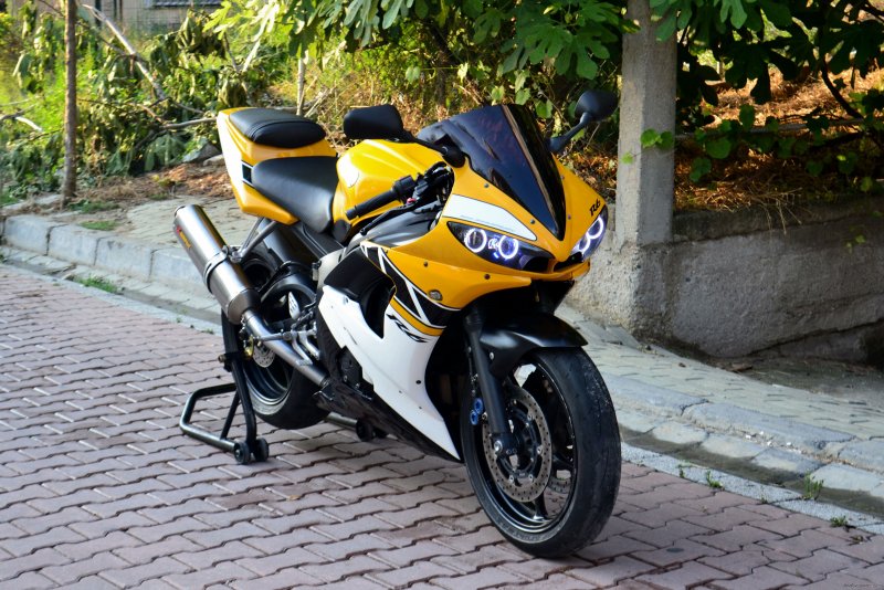 Yamaha YZF r6 2003