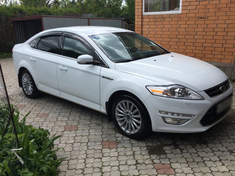 Ford Mondeo 2012 белый