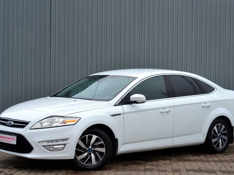 Ford Mondeo 2015 универсал белый