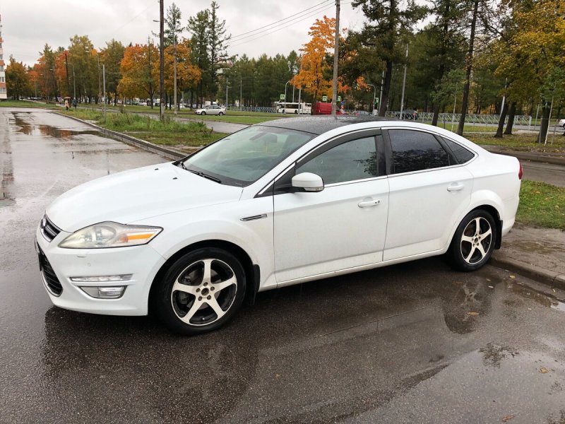 Ford Mondeo 5 белый