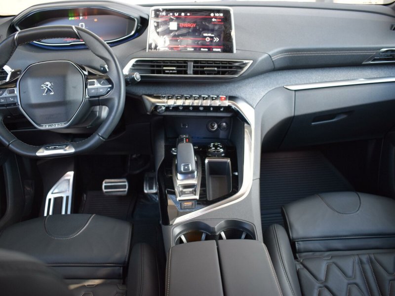 Новый Peugeot 5008 салон