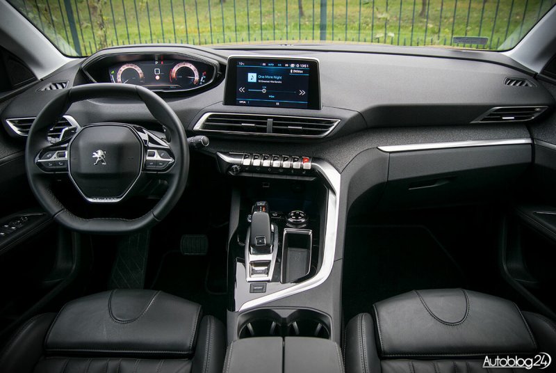 Новый Peugeot 5008 салон