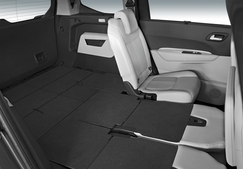 Peugeot 5008 внутри