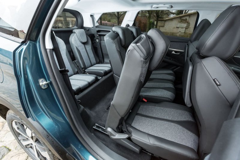 Peugeot 5008 Interior