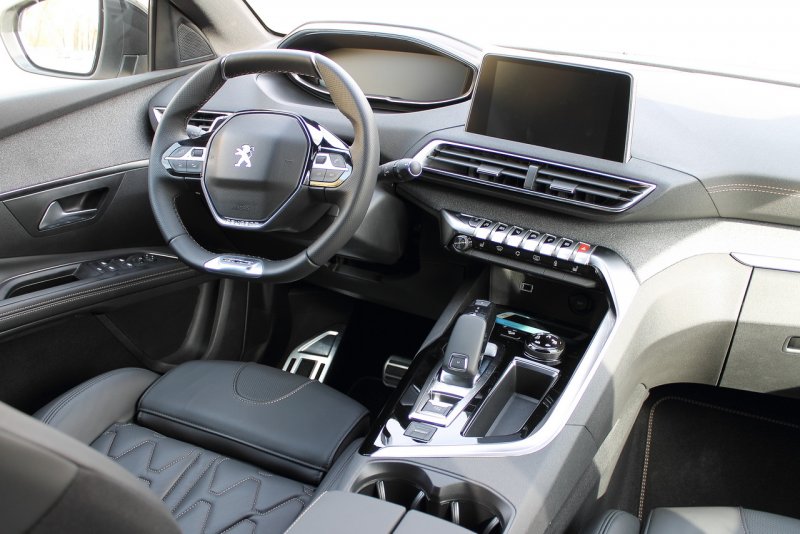 Новый Peugeot 5008 салон