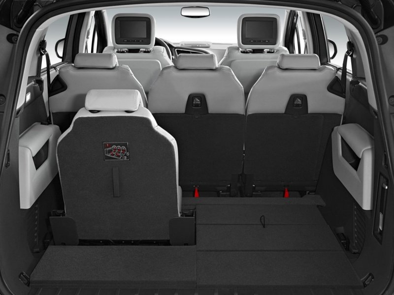 Peugeot 5008 внутри