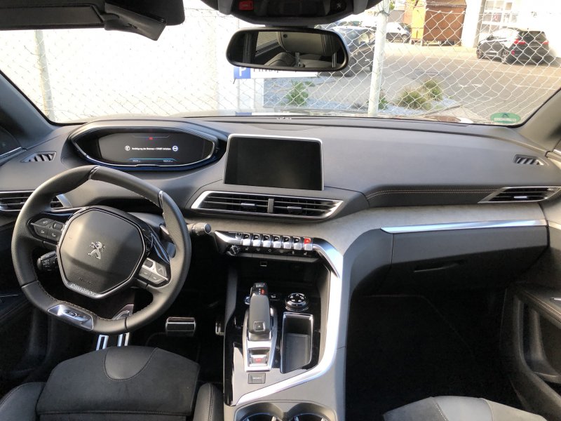 Новый Peugeot 5008 салон