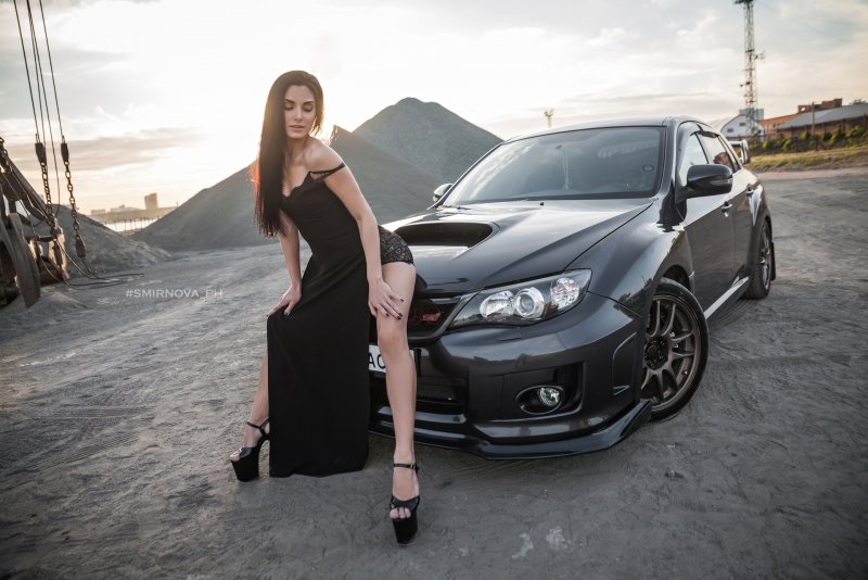 Субару Импреза WRX STI И девушки