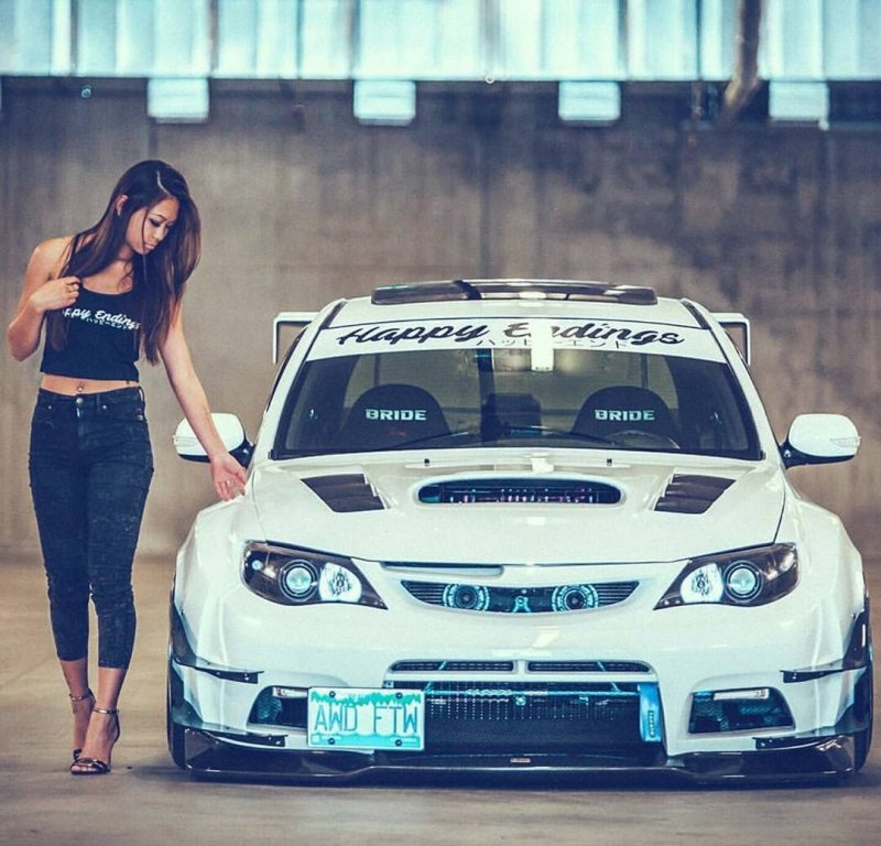 Субару Impreza WRX девушка