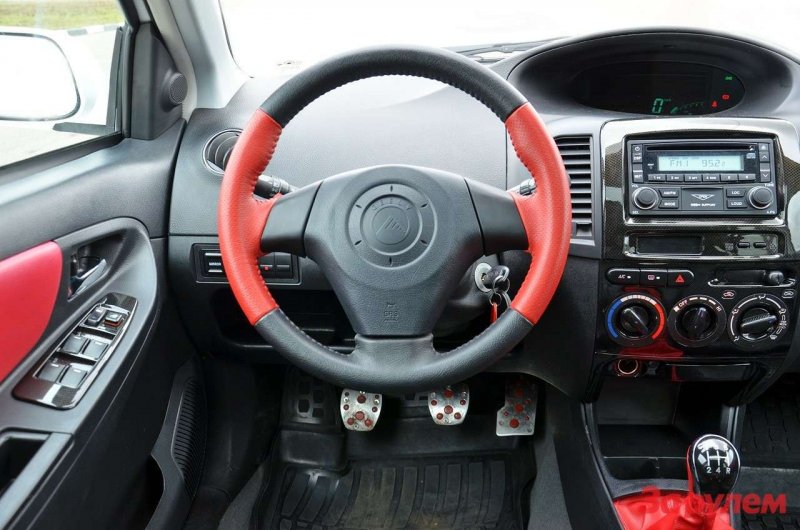 Geely MK Cross 2013 салон