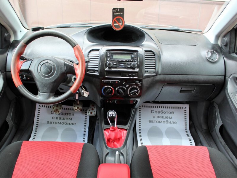 Geely MK Cross салон