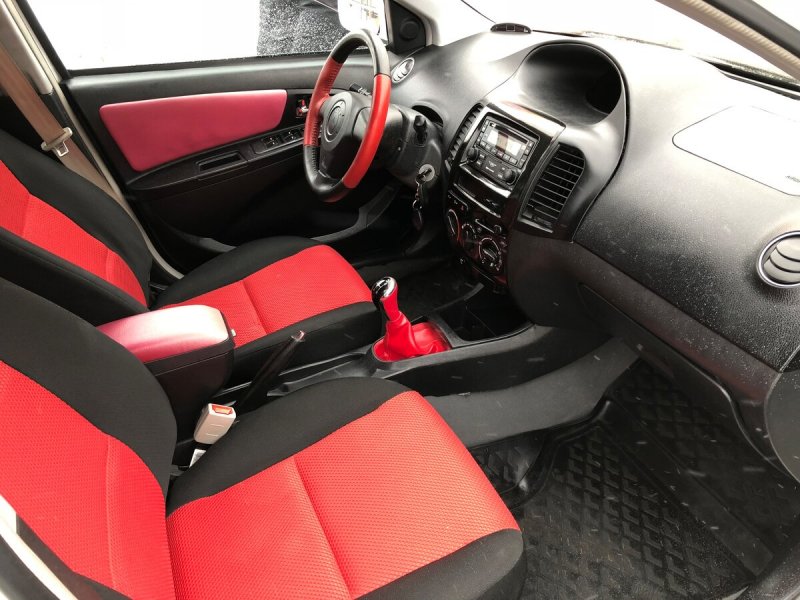 Geely MK Cross торпеда