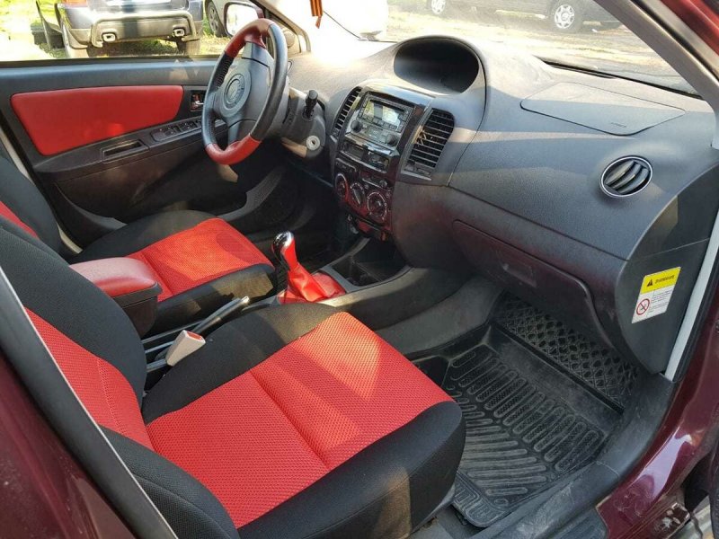 Geely MK Cross торпеда