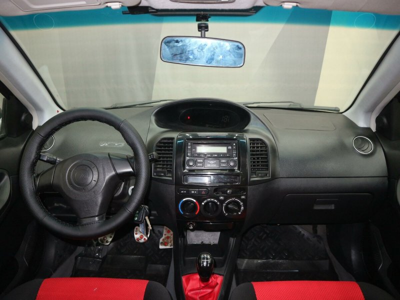 Geely MK Cross 2013 салон
