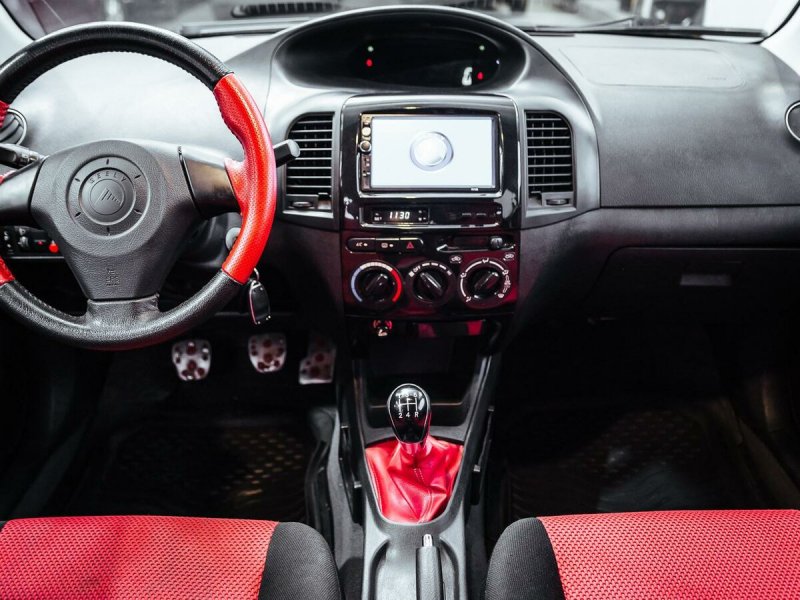 Geely MK Cross 1.5 салон