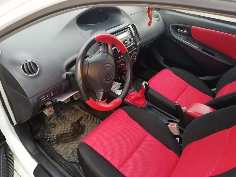 Geely MK Cross i 2013