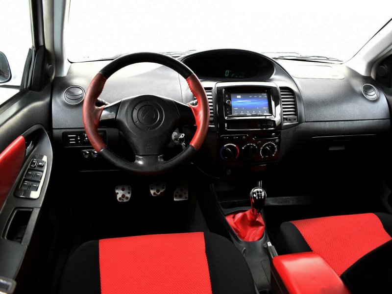 Geely MK Cross 2012 салон