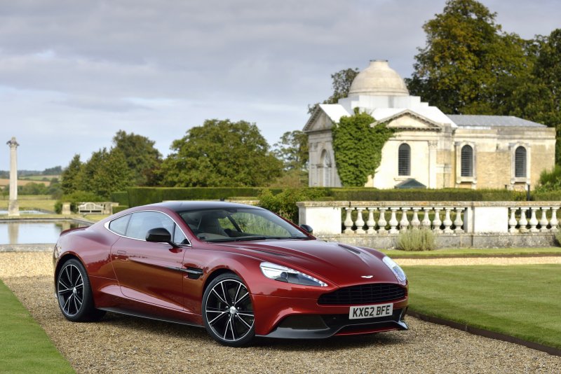 2012 Aston Martin v12 Vanquish