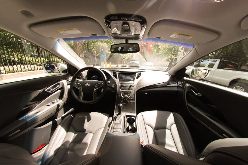 Hyundai Grander с панорамной крышей