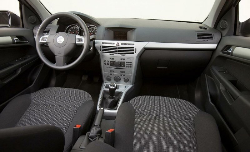 Opel Astra 2008 седан салон