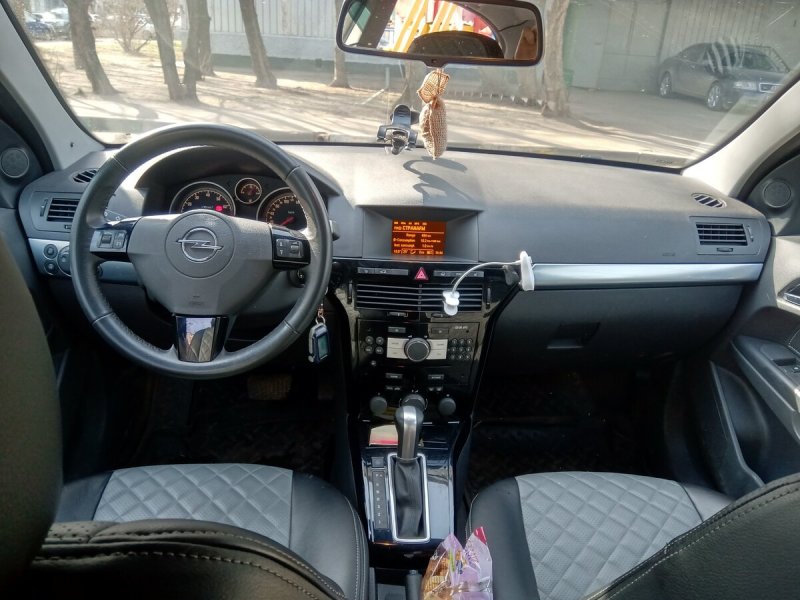Opel Astra h Рестайлинг салон
