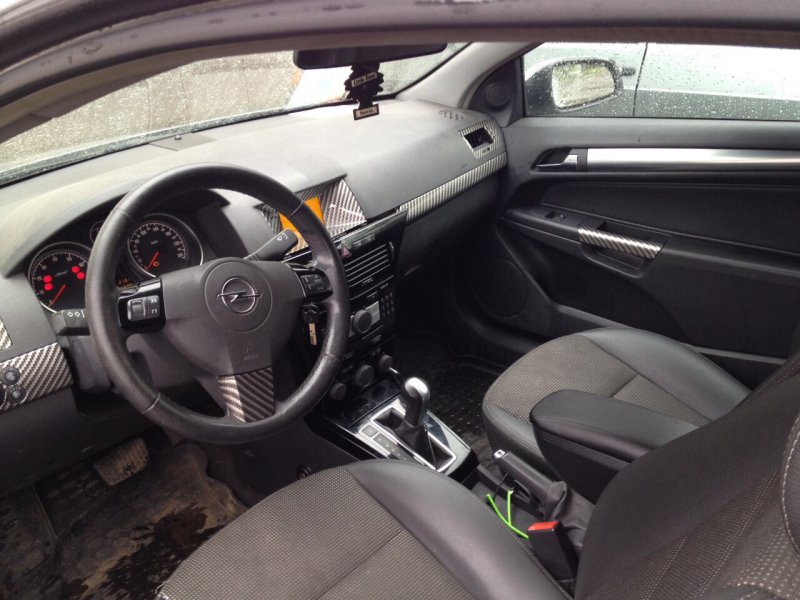 Opel Astra 2008 1.8 салон