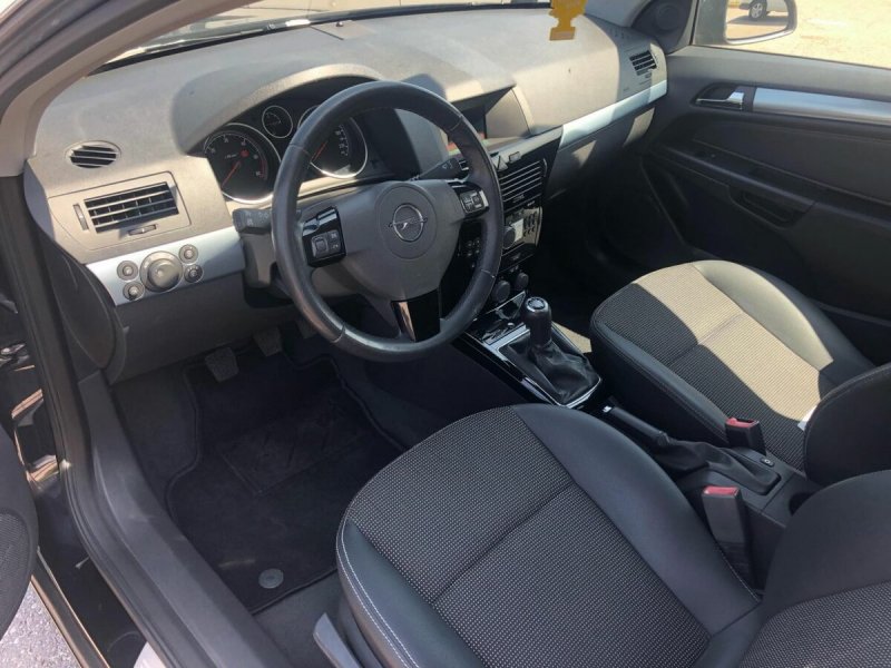 Opel Astra h 2007 салон