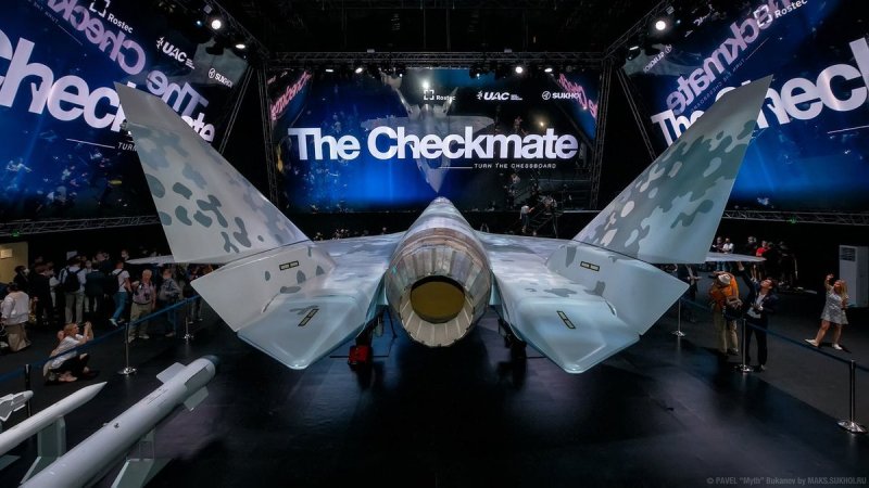 Истребитель Су-75 Checkmate