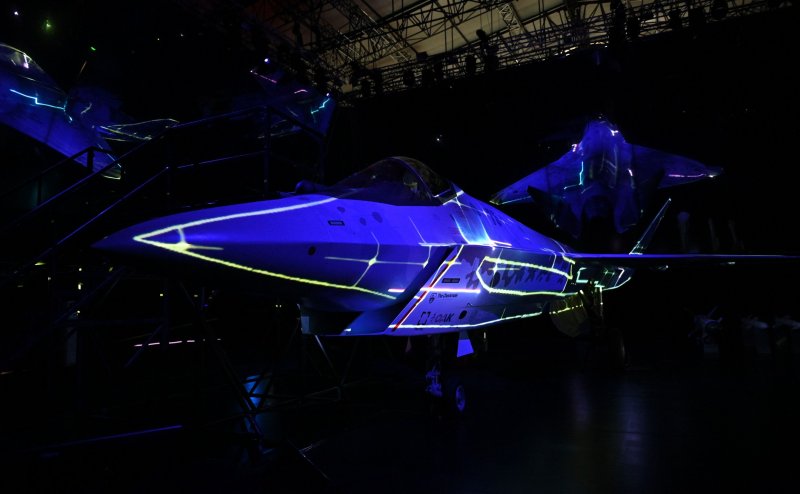 Истребитель Су-75 Checkmate