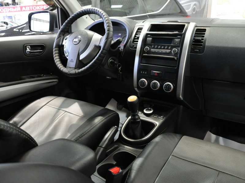 Панель Nissan x-Trail t32
