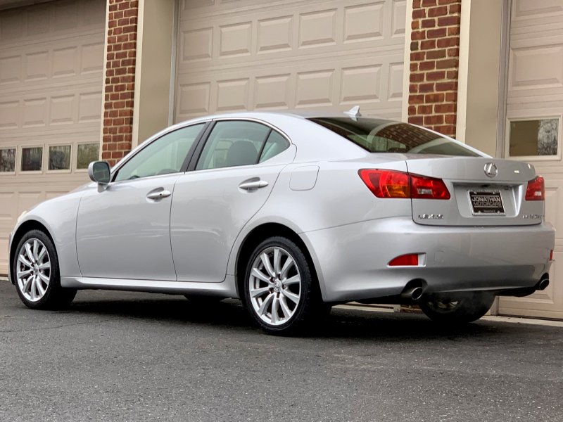 Lexus is 250 2007