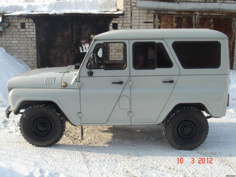 УАЗ 469 белая ночь