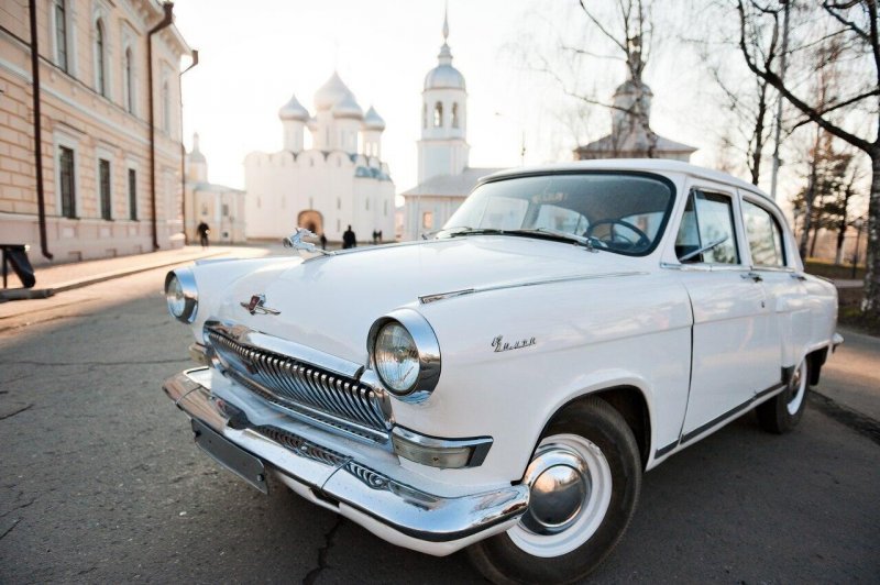 Авто ГАЗ 21 Волга белая