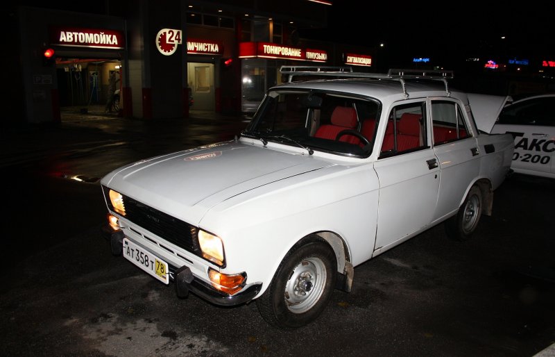 АЗЛК-2140 Москвич белый