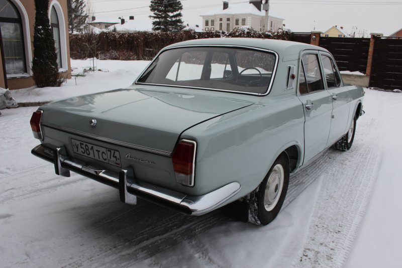 Серая Волга ГАЗ 24