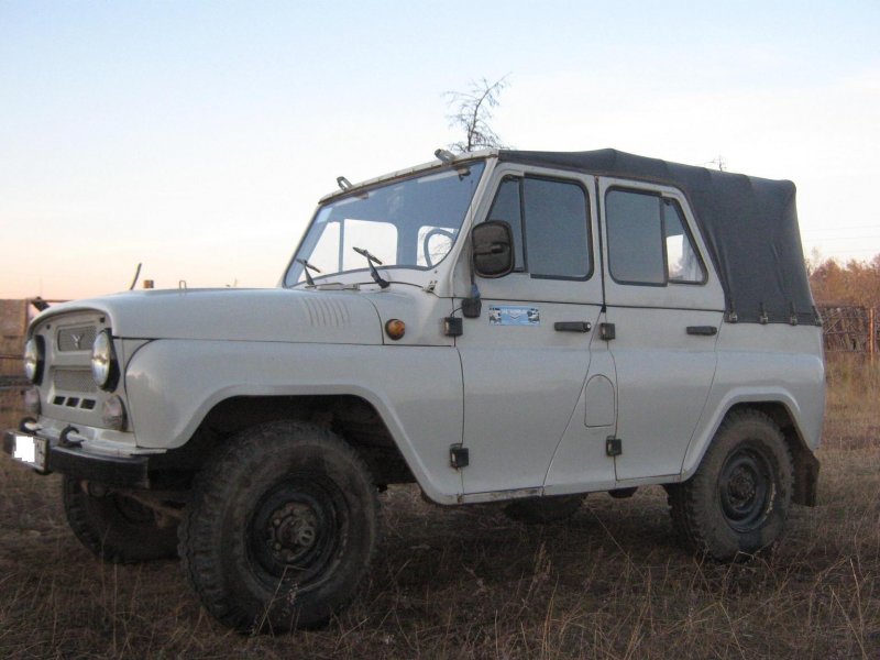 УАЗ 31512 белая ночь