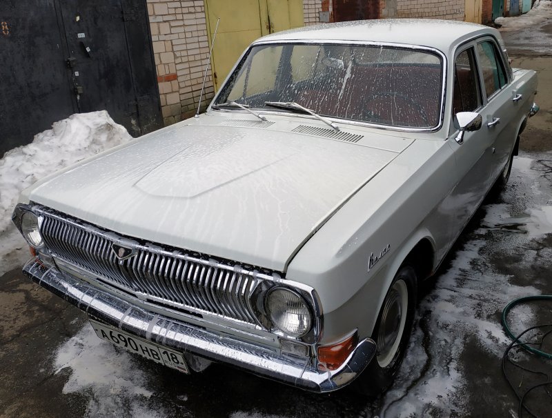 ГАЗ 24 белый металлик