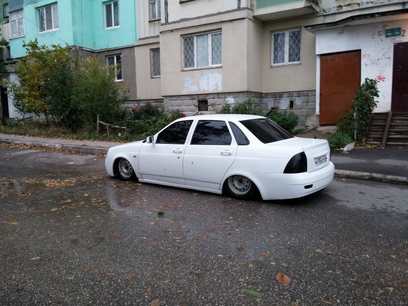 Лада Приора заньижынае