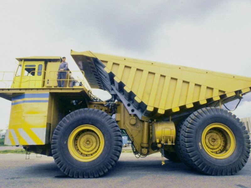 БЕЛАЗ 75211