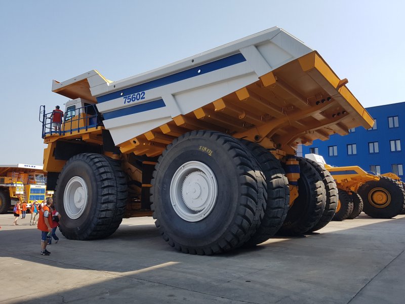 БЕЛАЗ 75215