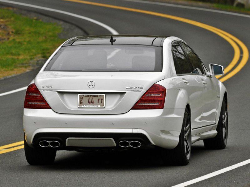 Mercedes Benz w221 AMG