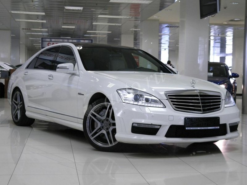 Mercedes Benz w221 AMG