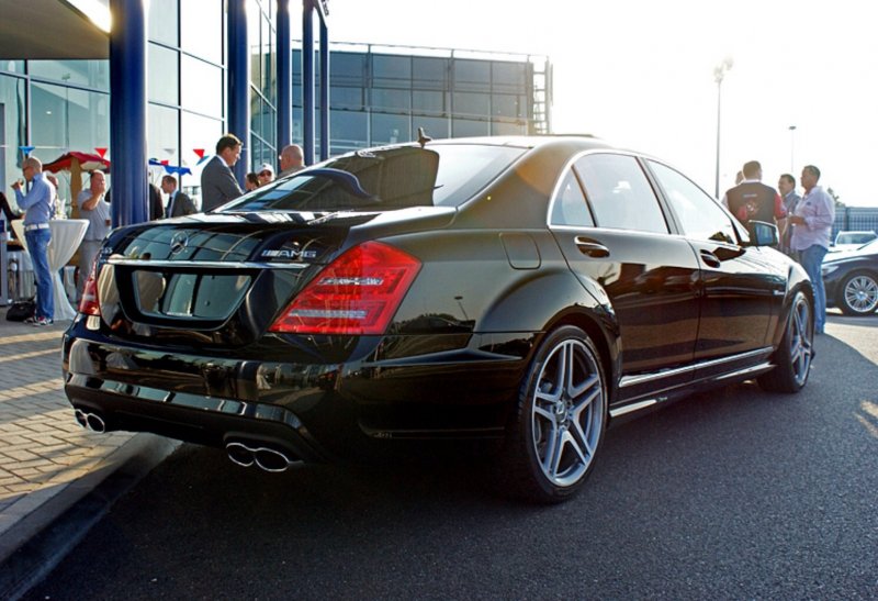 Mercedes 221 AMG