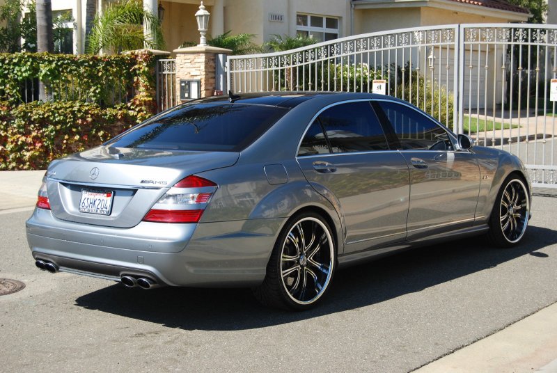 Mercedes s63 AMG w221